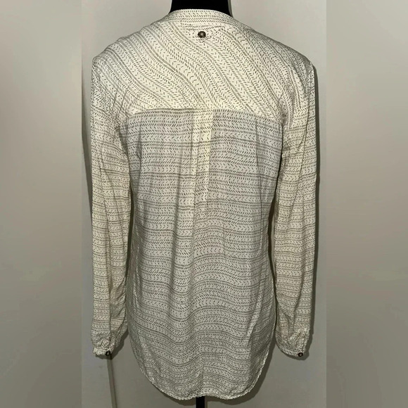 Burton Durable Goods Printed Henley Blouse - Picture 5 of 6